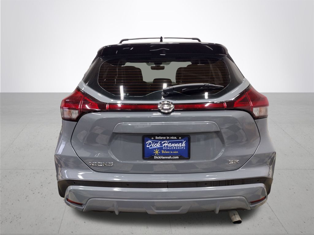 2021 Nissan Kicks SR photo 12