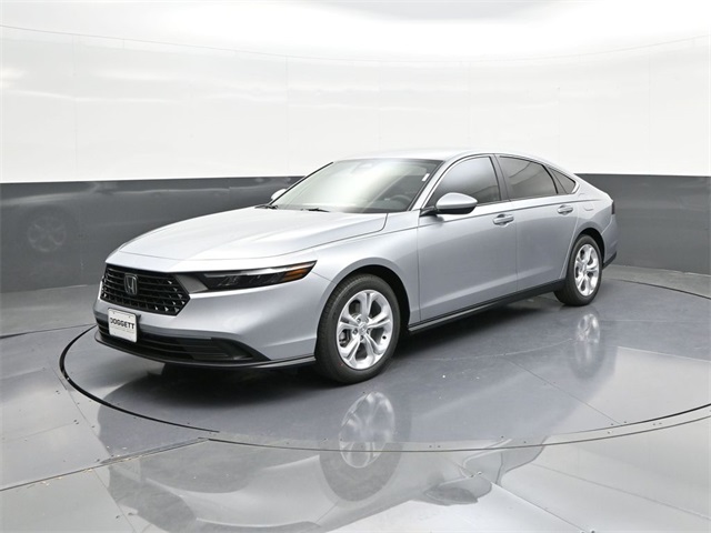 2025 Honda Accord LX's photo