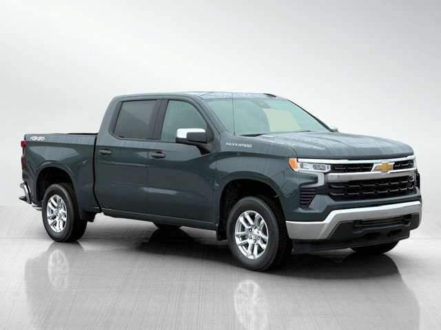 2025 Chevrolet Silverado 1500 LT photo 2