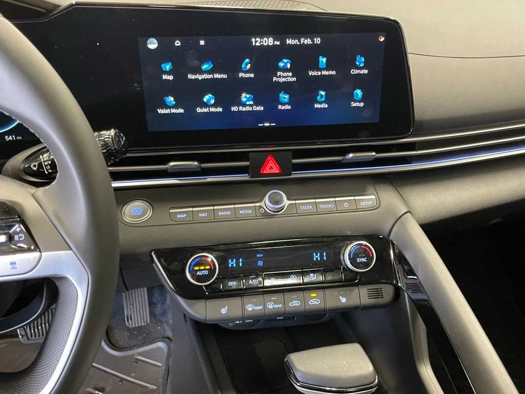2024 Hyundai Elantra SEL Convenience photo 28
