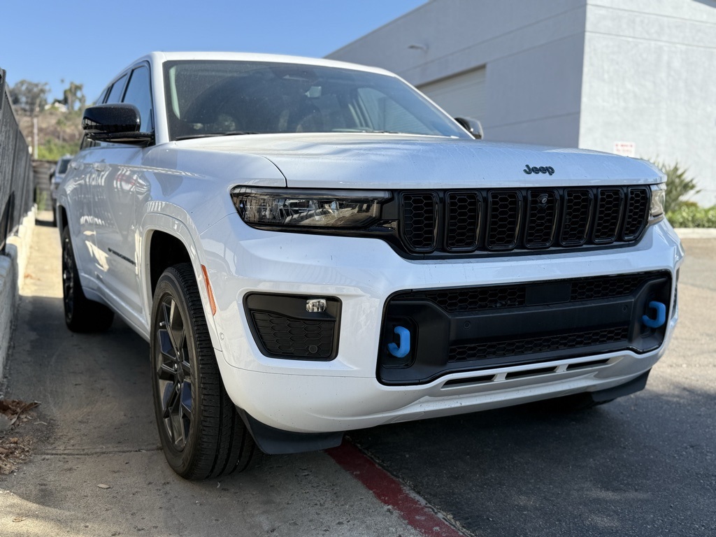 Used 2023 White Jeep 4xe image 1