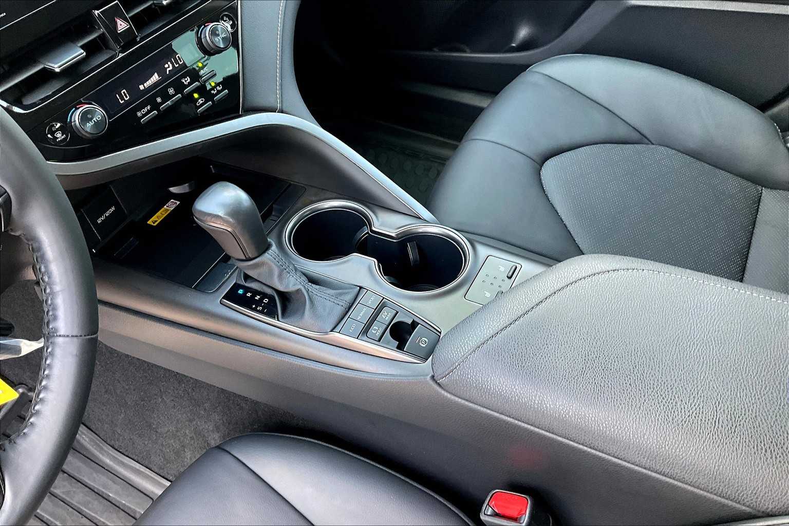 2023 Toyota Camry Hybrid XSE photo 15