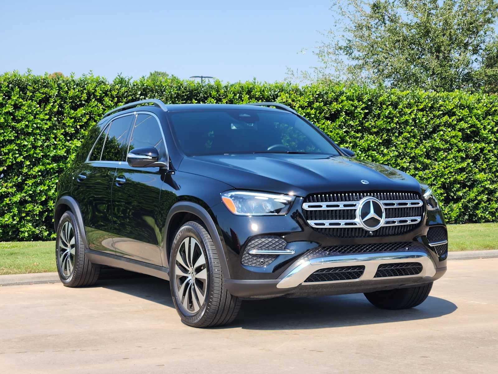 2025 Mercedes Benz GLE 350 4MATIC photo 3
