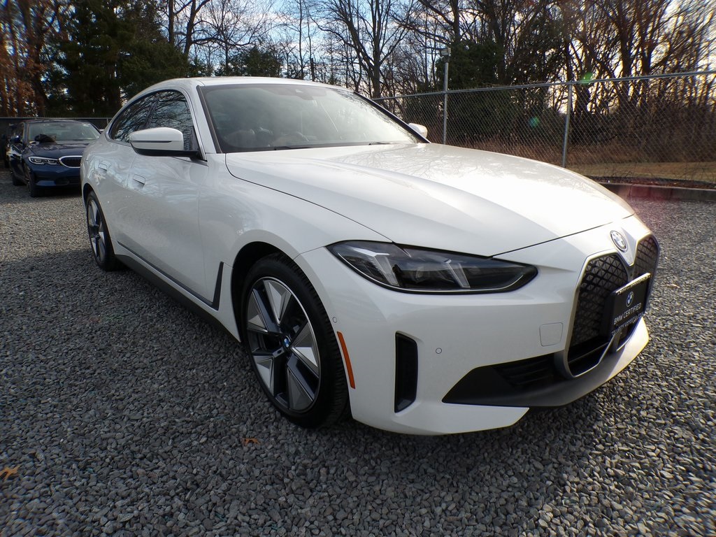 2025 BMW i4 40's photo