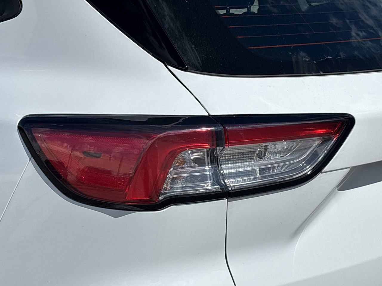 2022 Ford Escape S photo 7
