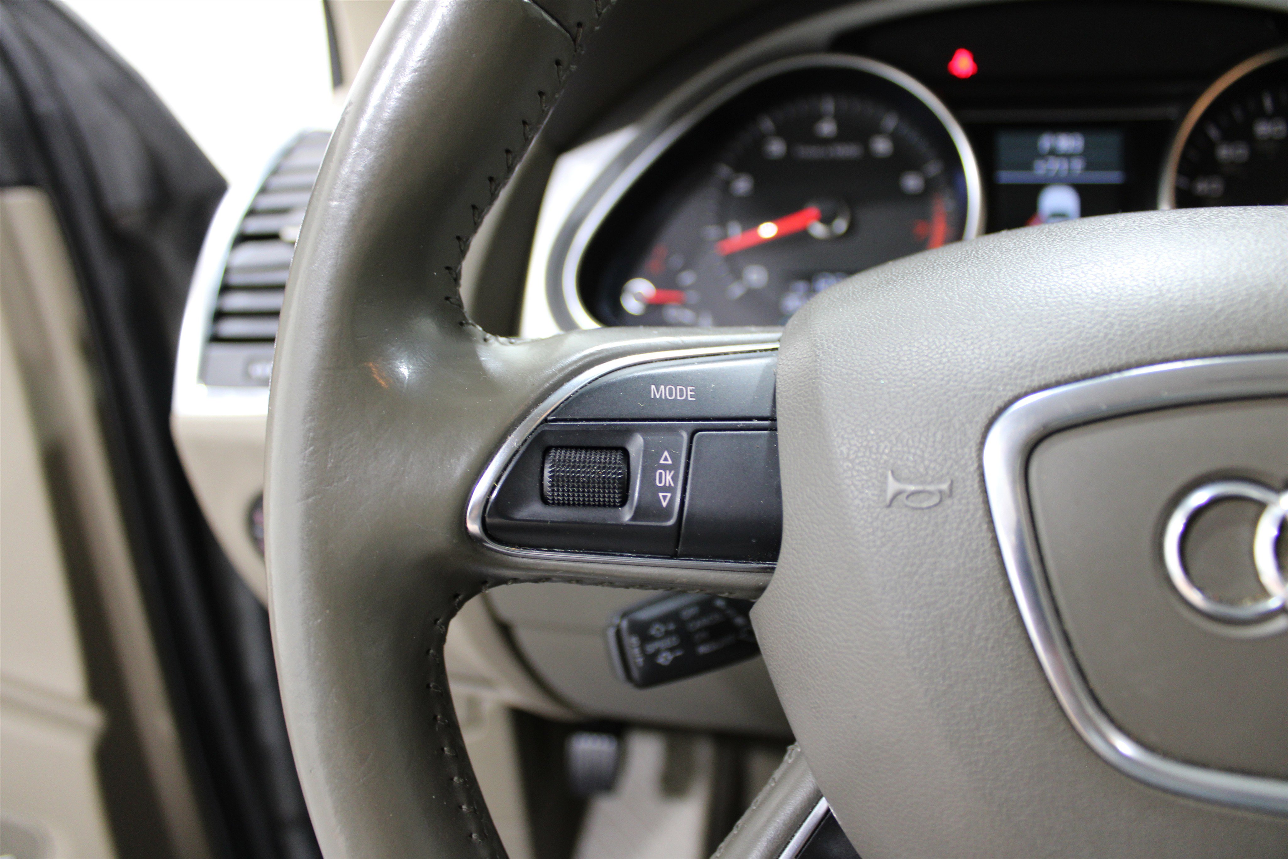 2012 Audi Q7 3.0T Premium Plus photo 4