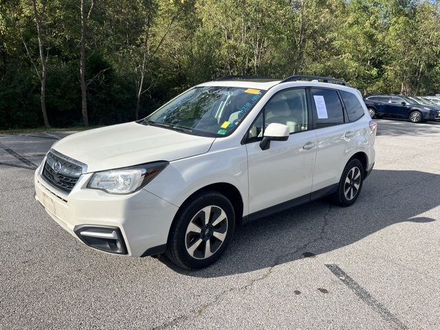 2017 Subaru Forester 2.5i Premium photo 2