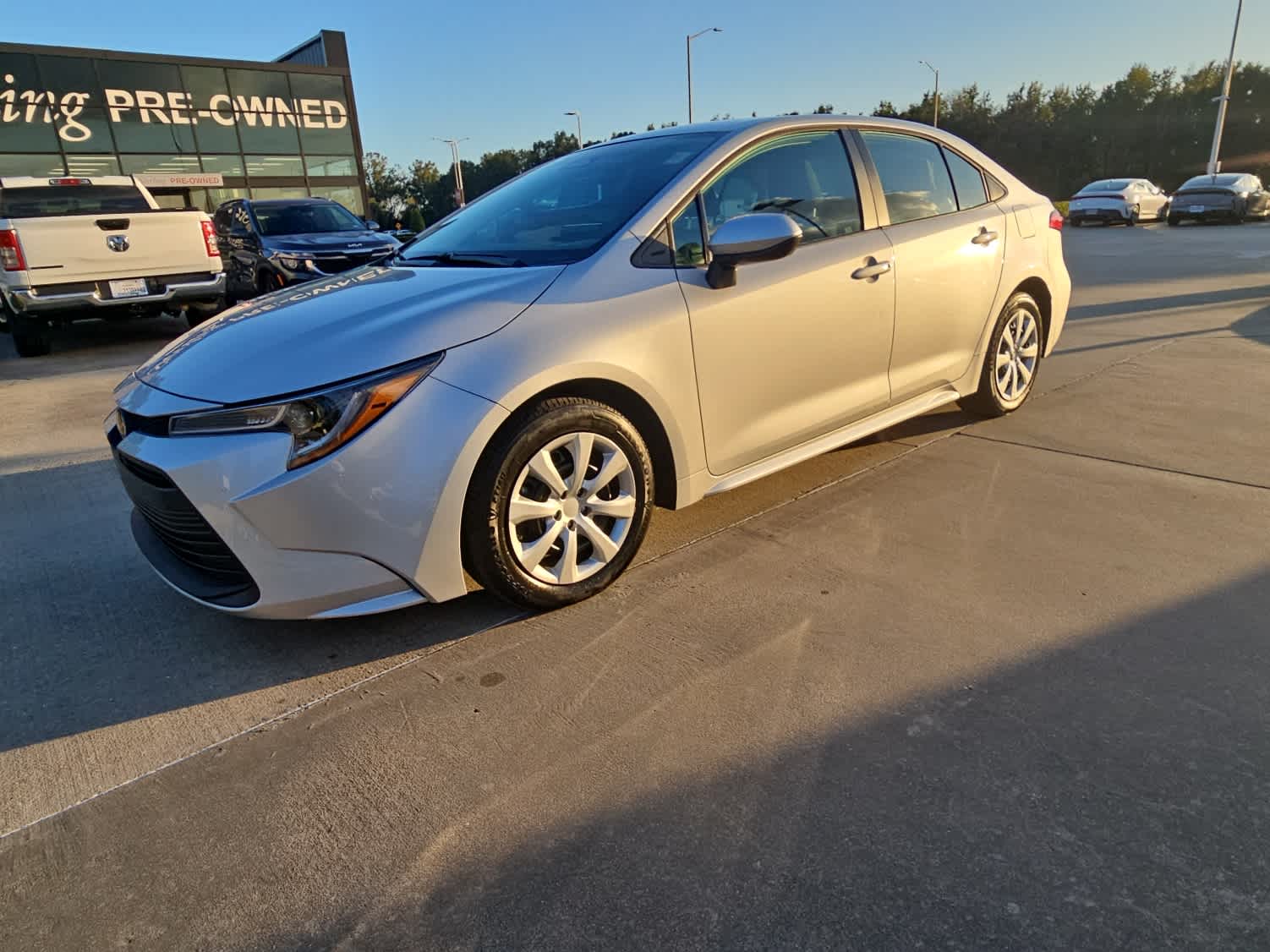 2024 Toyota Corolla LE photo 3