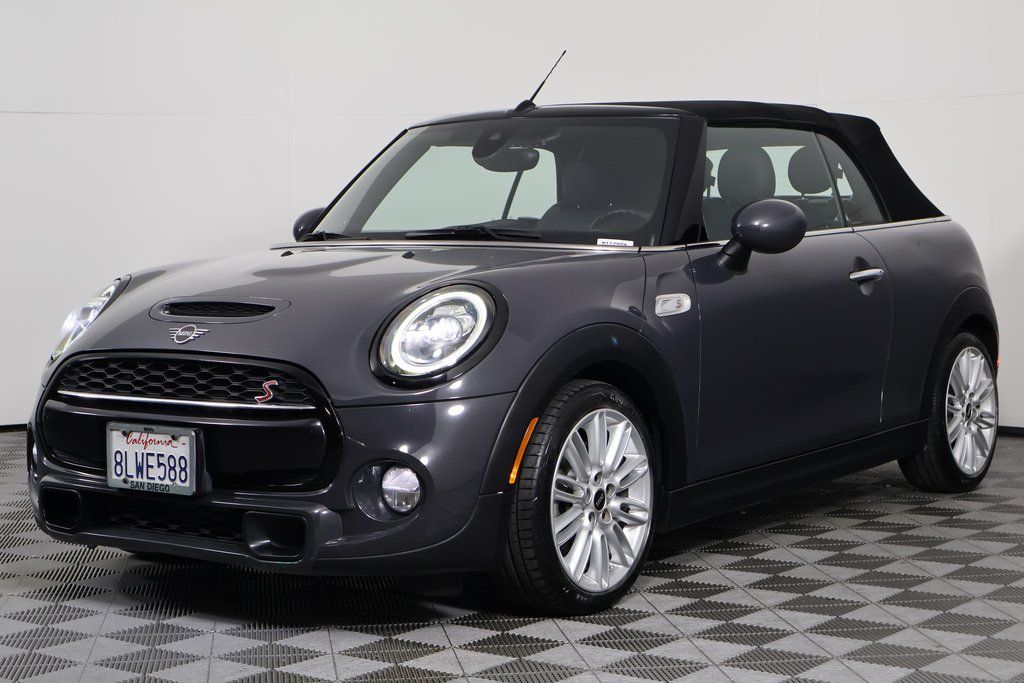 2019 MINI Convertible S's photo