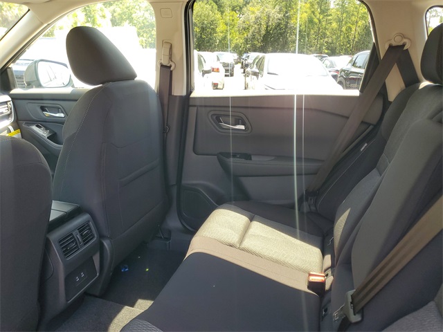 2026 Nissan Rogue SV photo 22