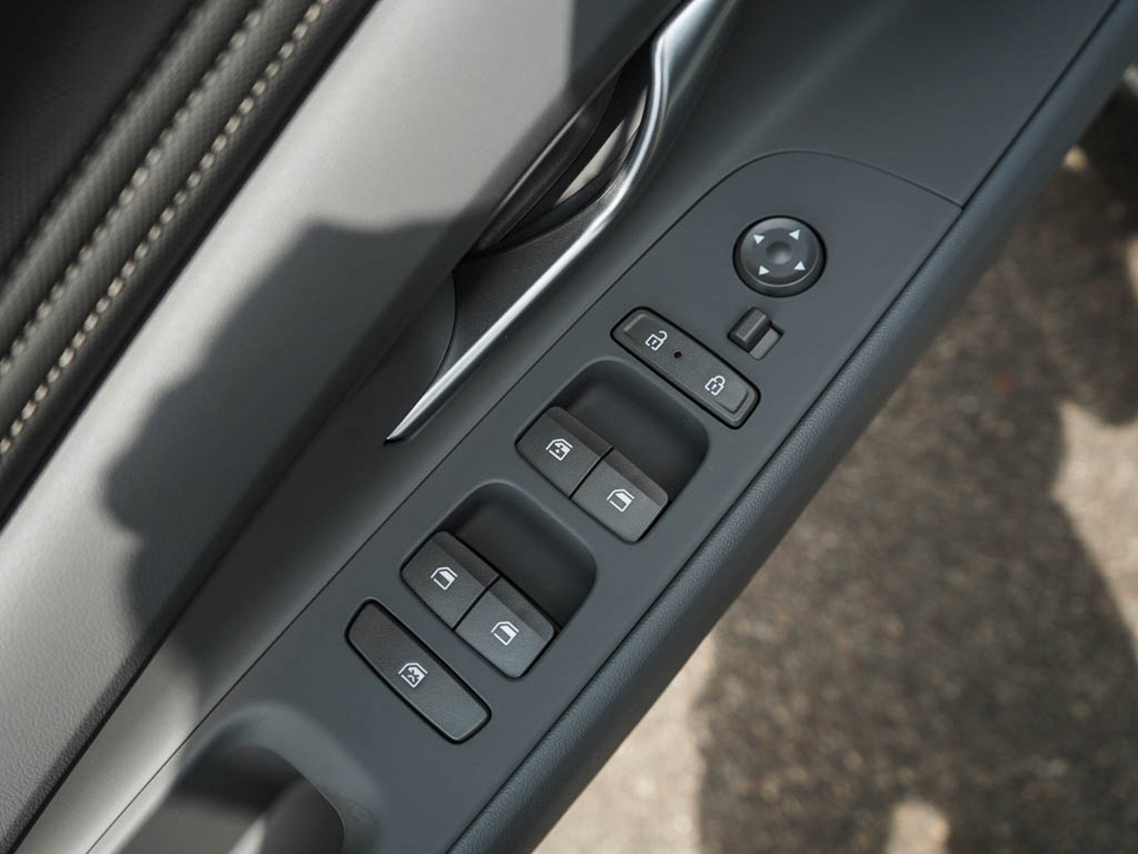 2025 Hyundai Elantra SEL Sport photo 14