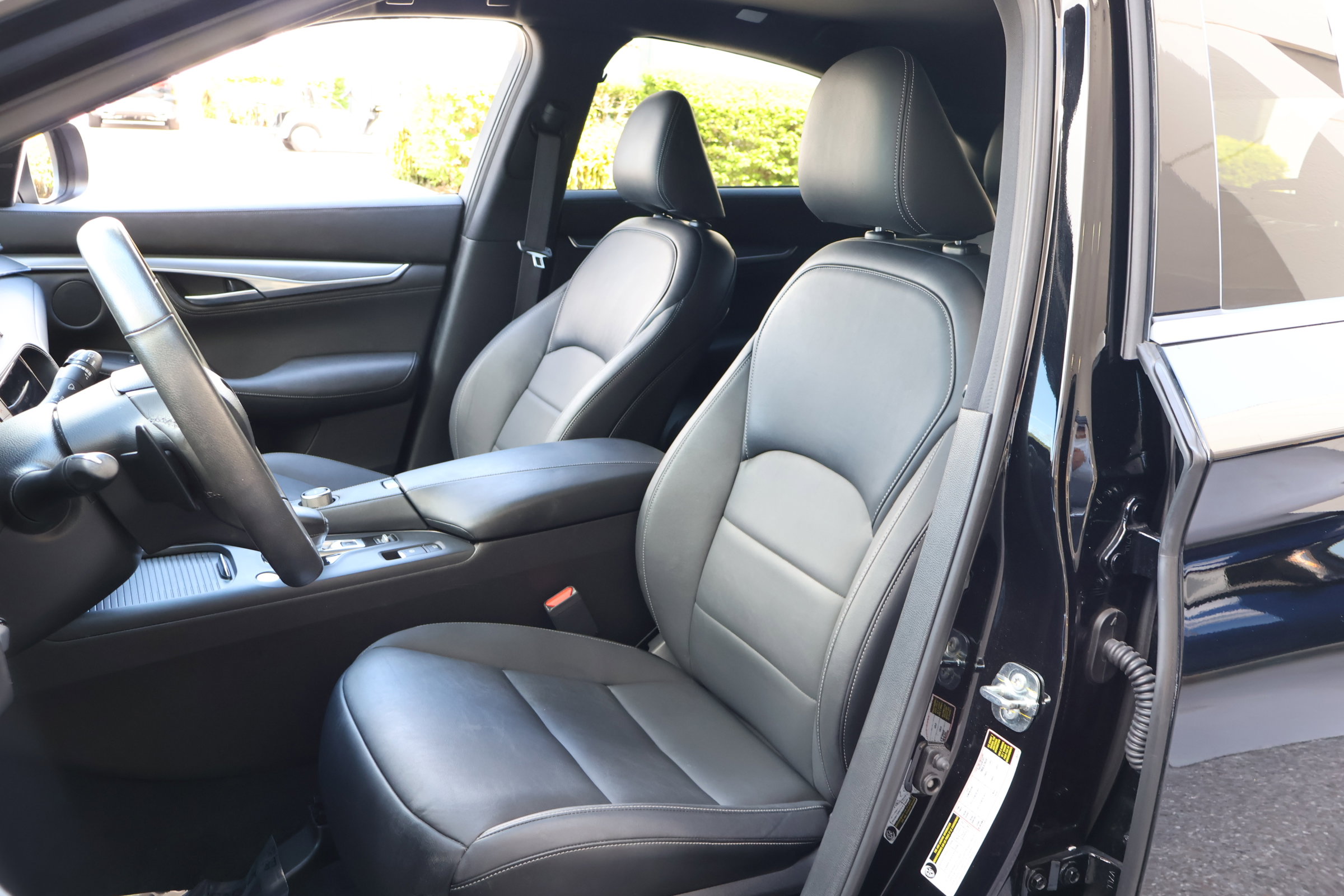 2022 Infiniti QX55 Luxe photo 2