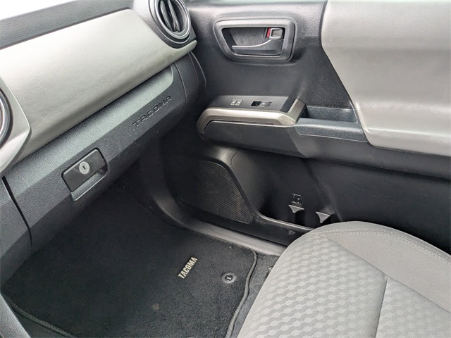 2022 Toyota Tacoma SR5 photo 20