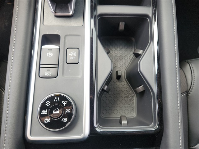 2025 Nissan Pathfinder SL photo 14