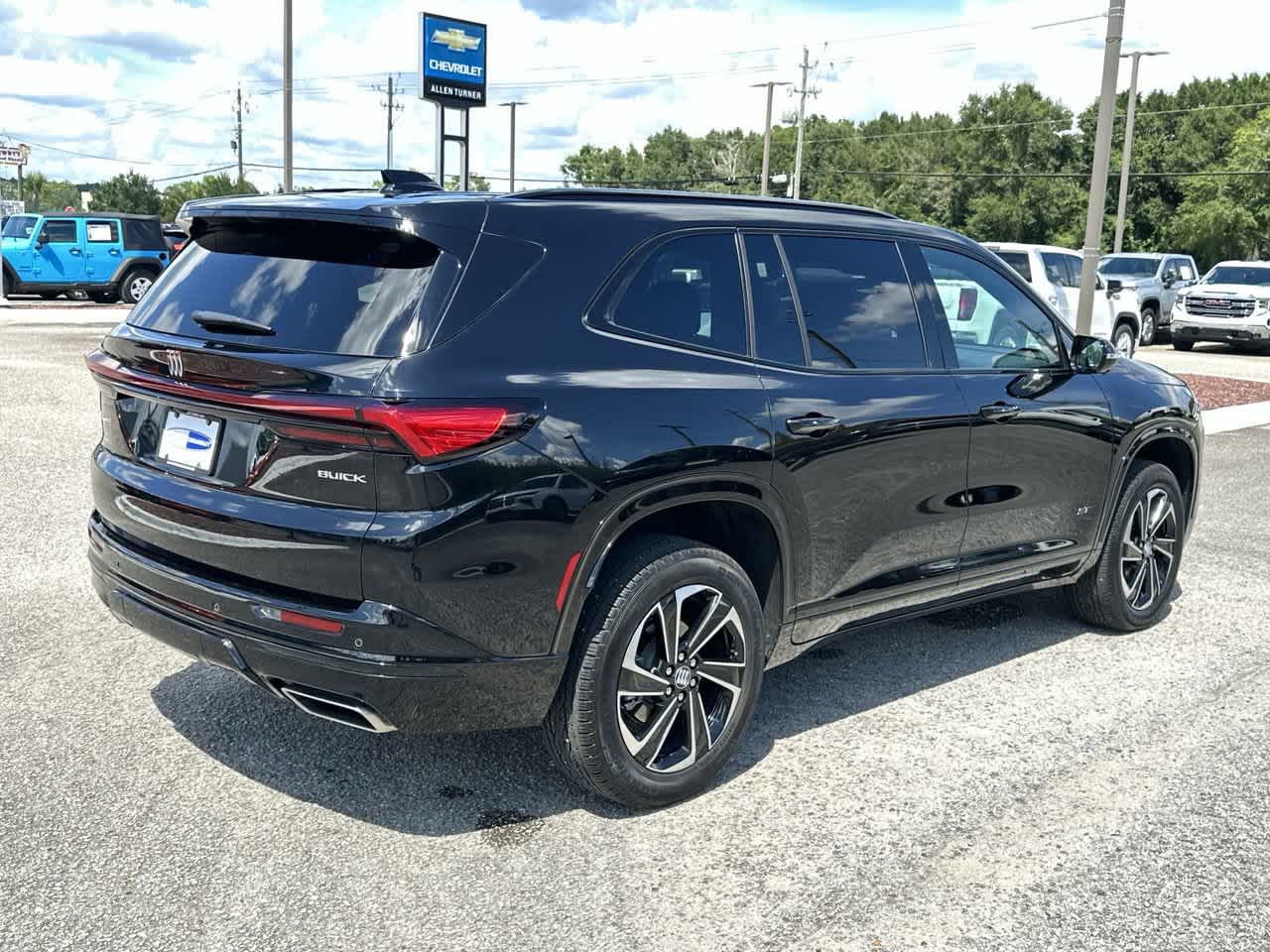 2025 Buick Enclave Sport Touring photo 9