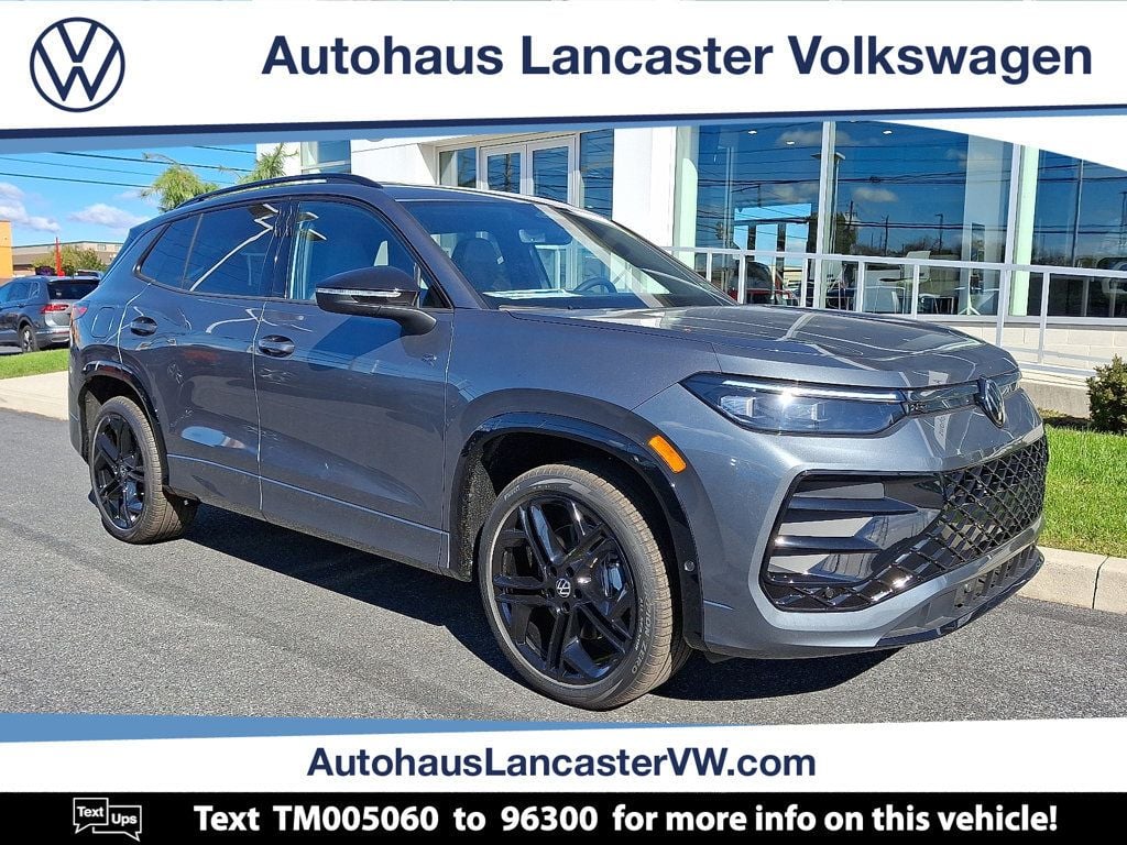 2026 Volkswagen Tiguan Comfortline R-Line Black