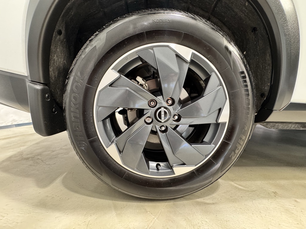 2025 Nissan Rogue SV AWD photo 9