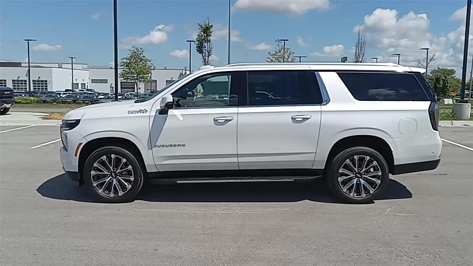 2025 Chevrolet Suburban High Country photo 5