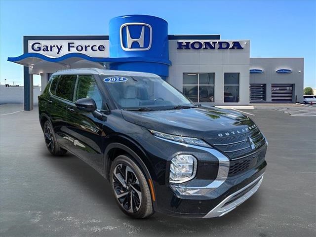 2024 Mitsubishi Outlander Plug-in Hybrid Platinum Edition's photo