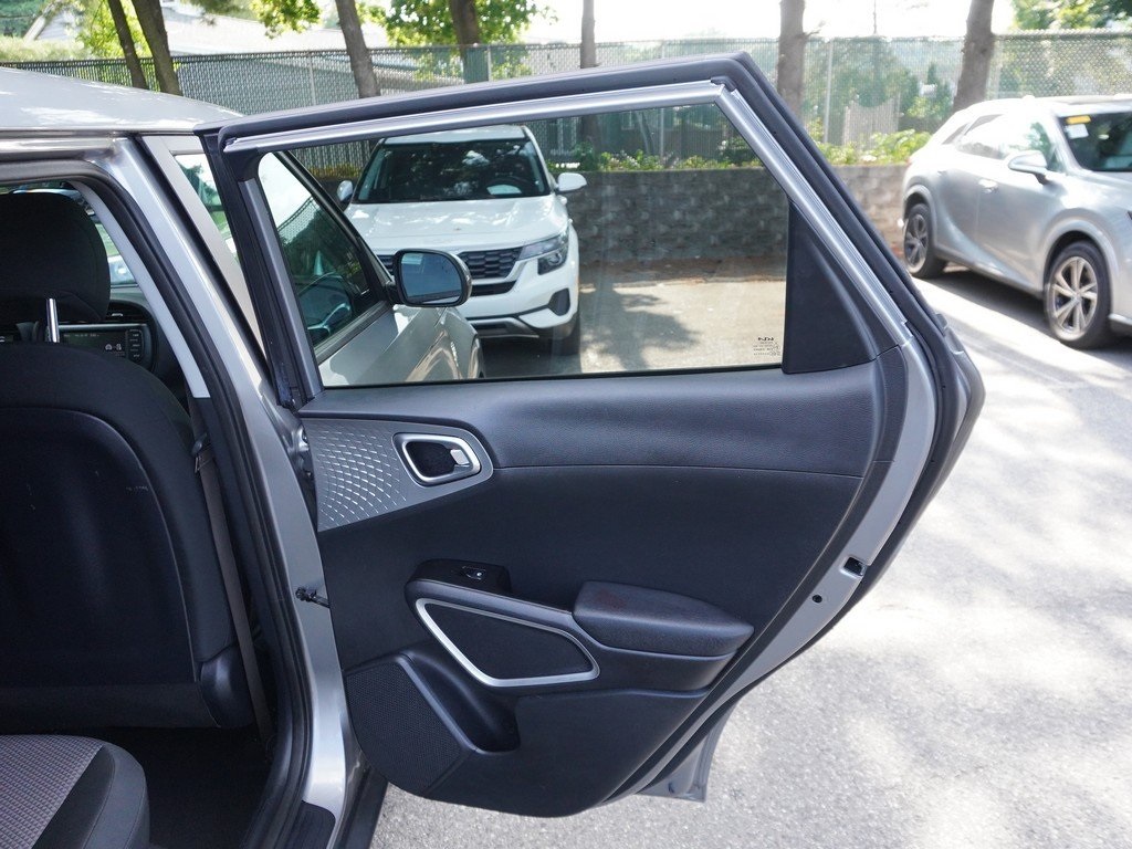 2022 Kia Soul LX photo 24
