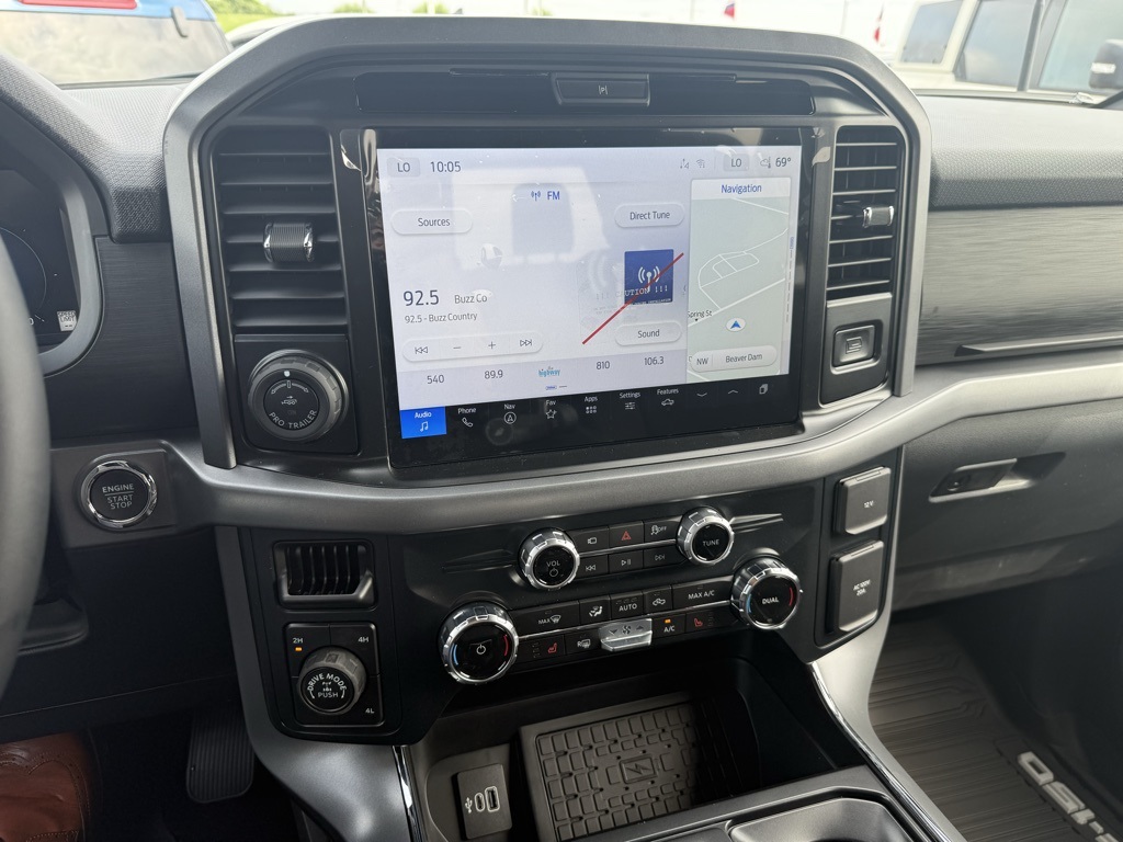 2025 Ford F-150 XLT photo 9