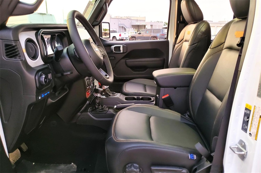 2025 Jeep Wrangler Willys 4xe photo 5
