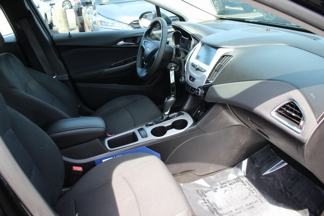2017 Chevrolet Cruze LS photo 27