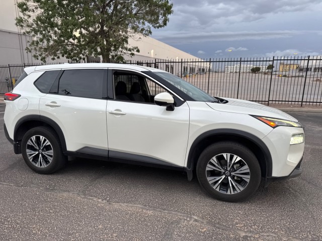 Used 2021  Nissan SV image 1