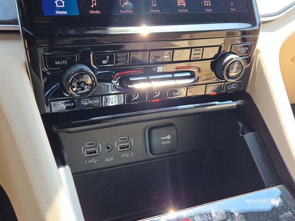2025 Jeep Grand Cherokee Limited photo 22