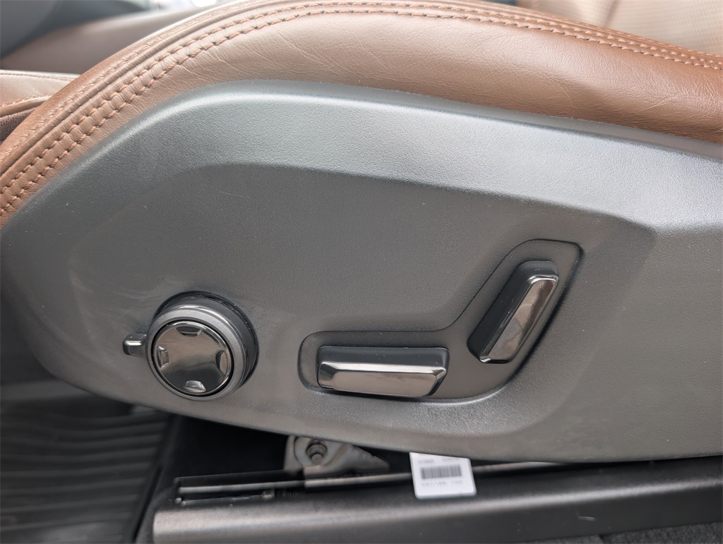 2022 Volvo XC90 Recharge T8 Inscription photo 13