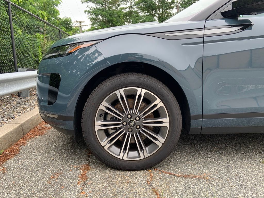 2025 Land Rover Range Rover Evoque S photo 8
