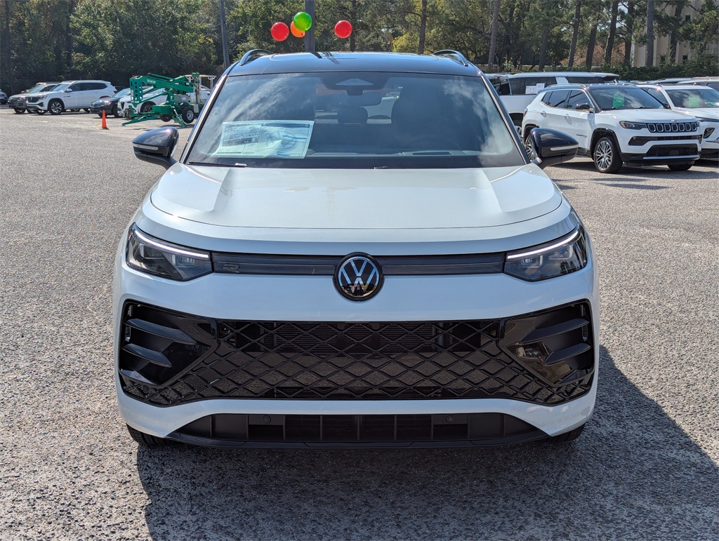 2026 Volkswagen Tiguan SE R-Line Black photo 2