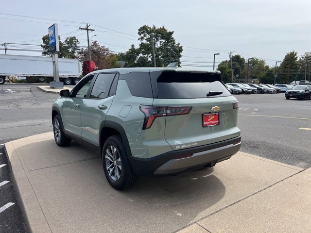 2026 Chevrolet Equinox LT photo 4
