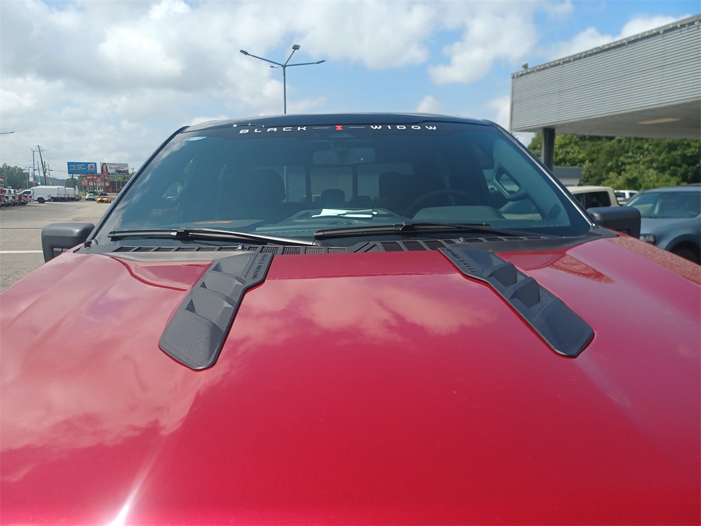 2025 Ford F-150 XLT photo 4