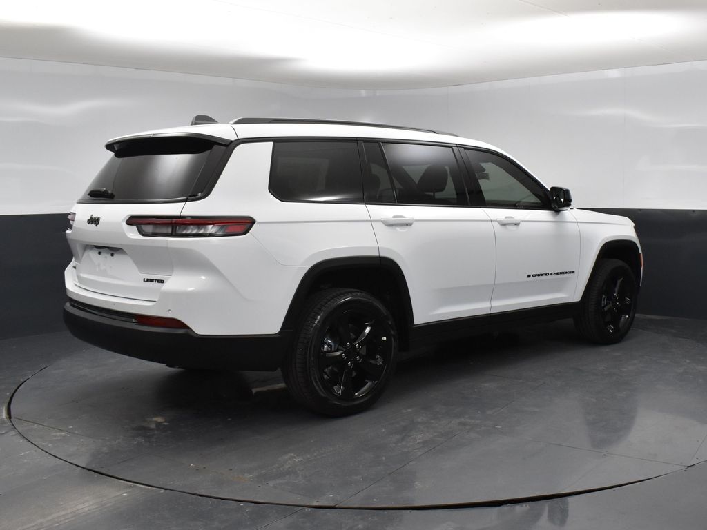 2025 Jeep Grand Cherokee Limited photo 2