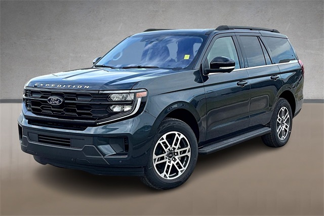 2025 Ford Expedition Active's photo