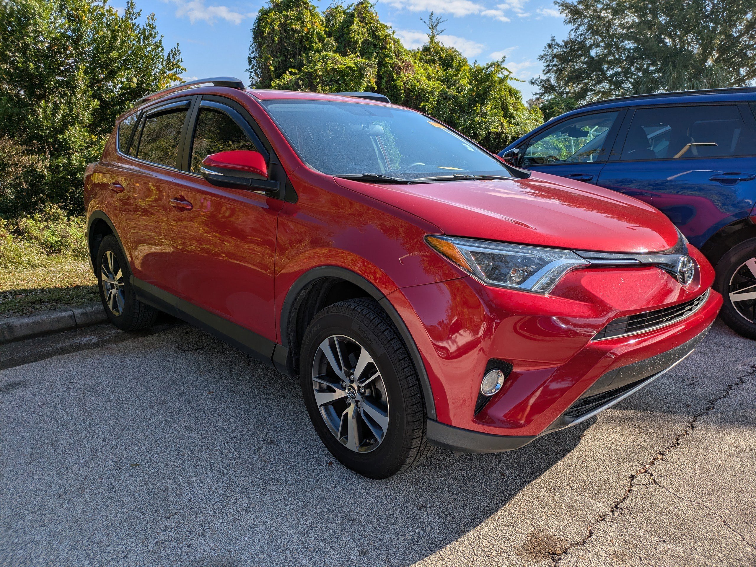 2016 Toyota RAV4 XLE's photo