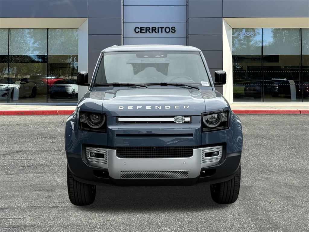 2025 Land Rover Defender 110 S photo 2