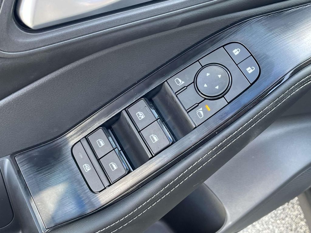 2026 Nissan Rogue SV photo 15