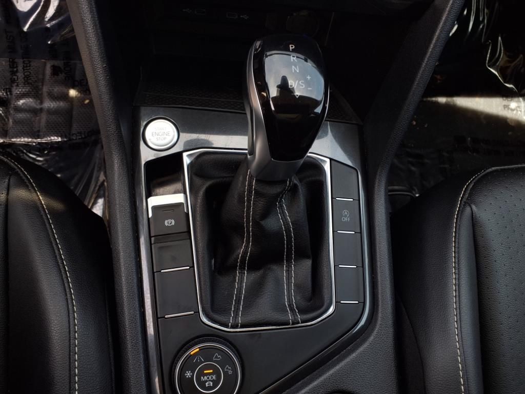 2022 Volkswagen Tiguan SE photo 10