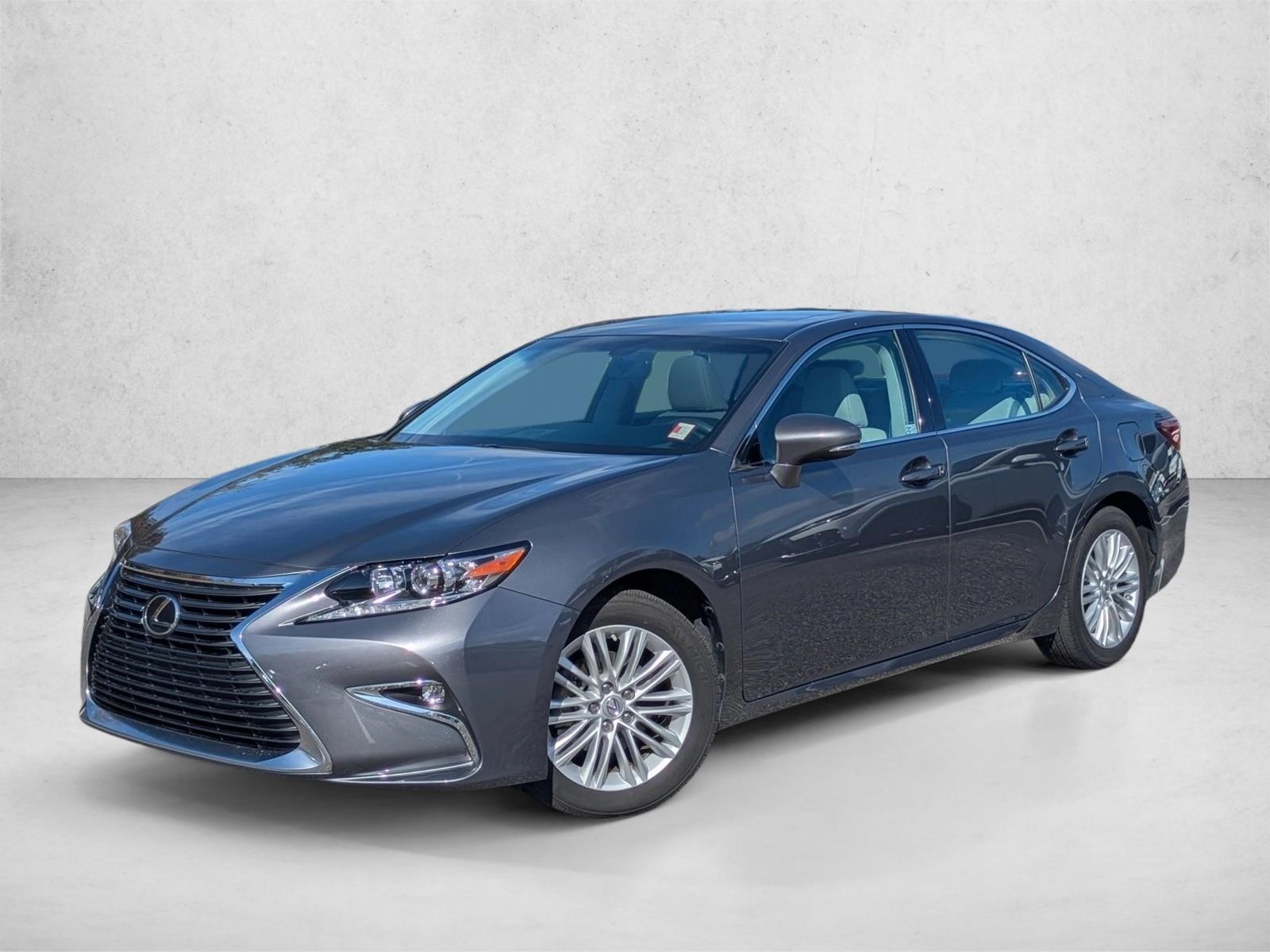 2016 Lexus ES 350's photo