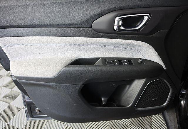 2022 Jeep Compass Latitude photo 24