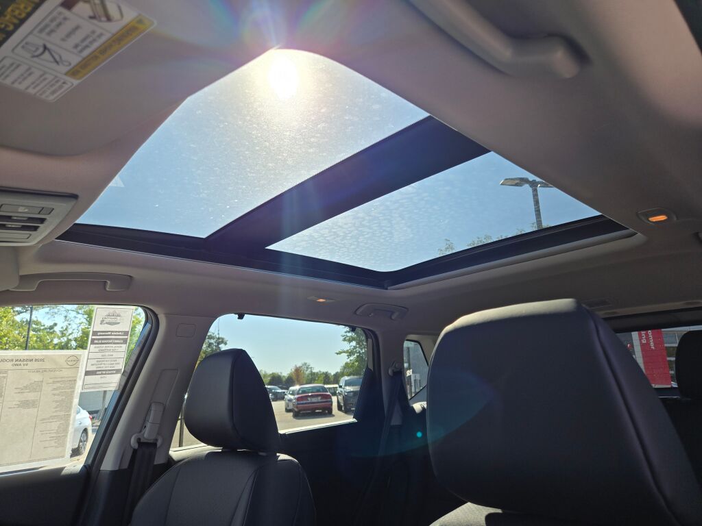 2026 Nissan Rogue SV photo 20