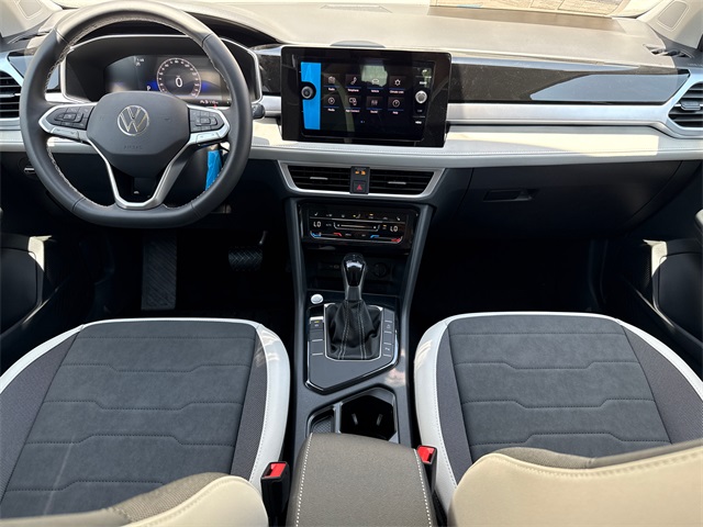 2025 Volkswagen Taos SE photo 19