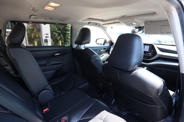 2022 Toyota Highlander XLE photo 14