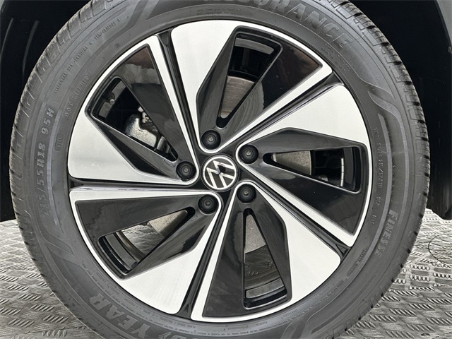 2025 Volkswagen Taos SE photo 2