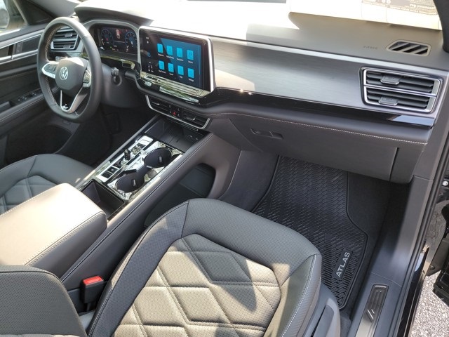 2026 Volkswagen Atlas Cross Sport SE Technology photo 17