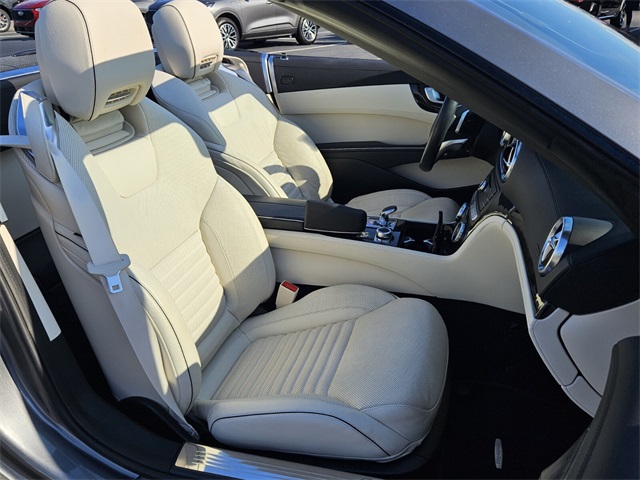 2017 Mercedes Benz SL 550 photo 14