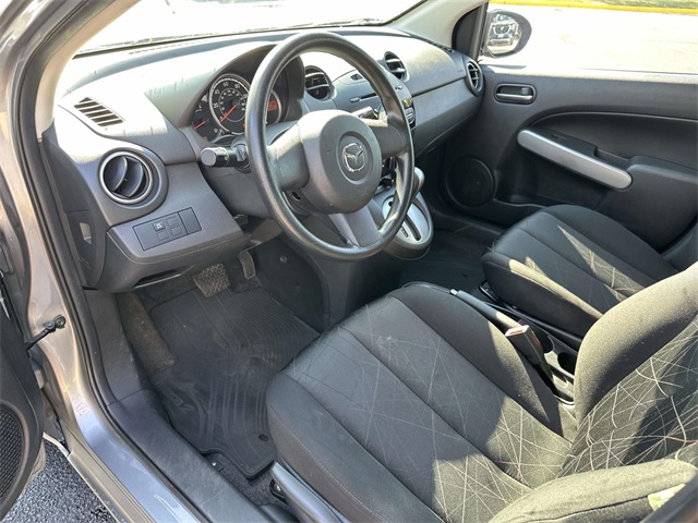 2012 Mazda Mazda2 Sport photo 2