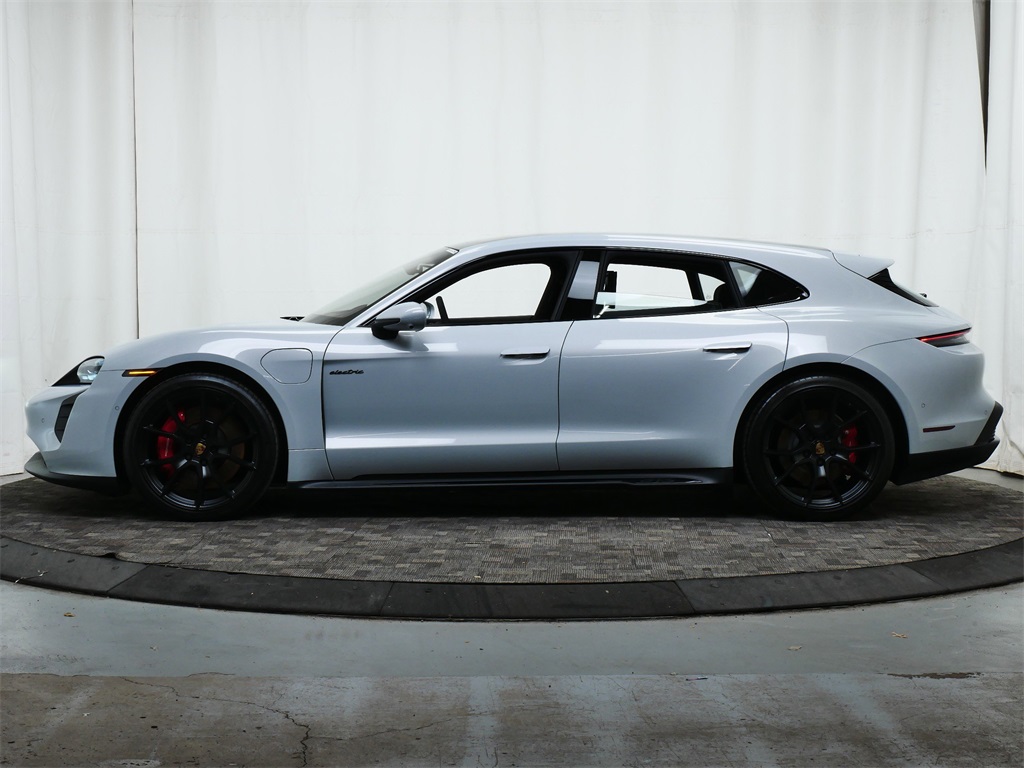 2023 Porsche Taycan GTS Sport Turismo photo 2
